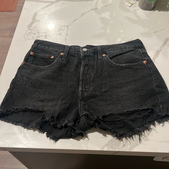 Black Jean Levi Cutoffs - Picture 1 of 5